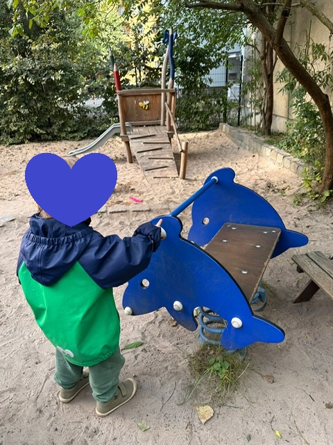 Kind auf dem Spielplatz
