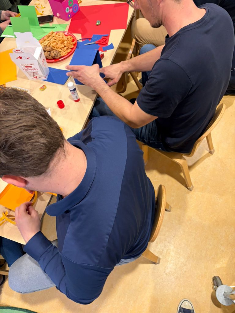 Gestern Abend wurde es in einer Gruppe in der Kita richtig gemütlich.