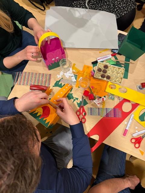 Gestern Abend wurde es in einer Gruppe in der Kita richtig gemütlich.