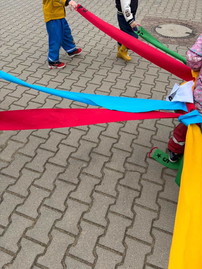 Mit der Mathe-M&uuml;hle im Garten