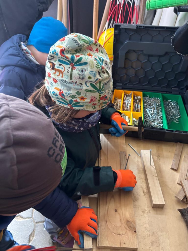 Holzarbeiten an der Werkbank