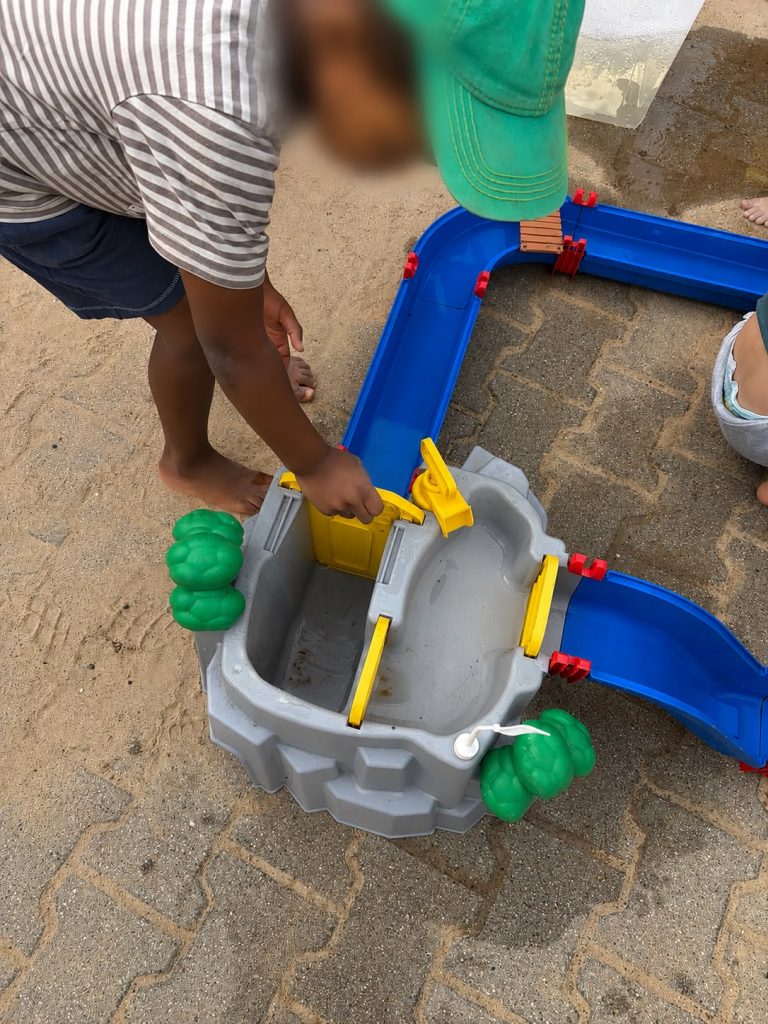 Wasserstra&szlig;e im Garten