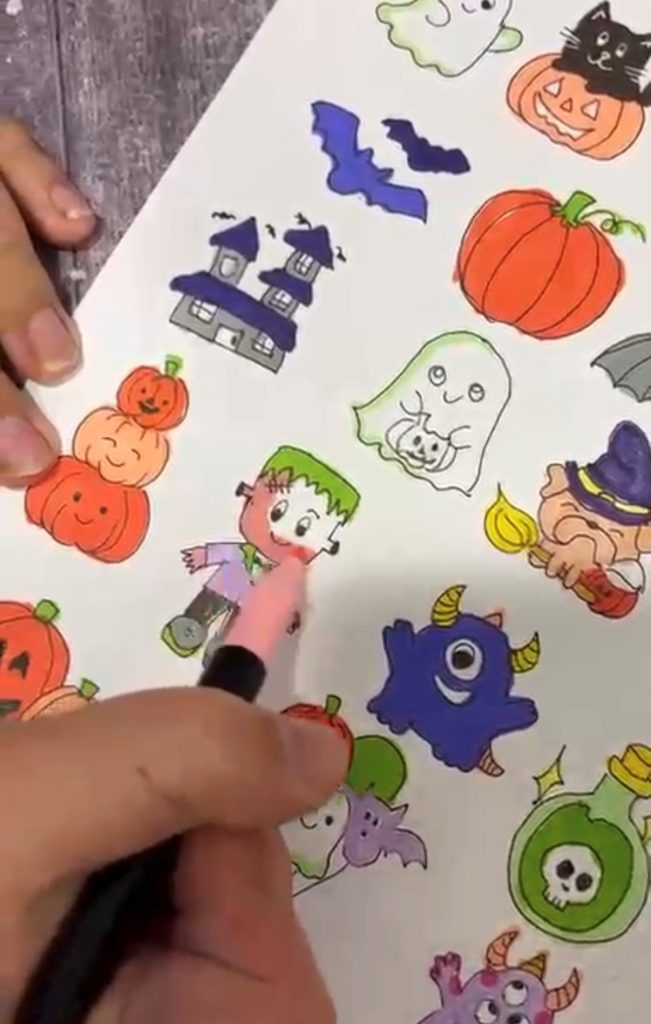 Was haben Backpapier, Tesafilm und kleine Halloween-Monster gemeinsam?